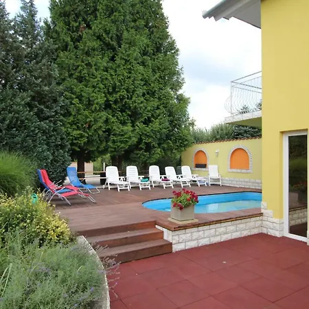 Mozer Wellness Vendeghaz Guest house *